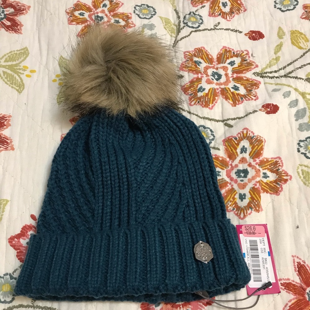 Vince Camuto hat